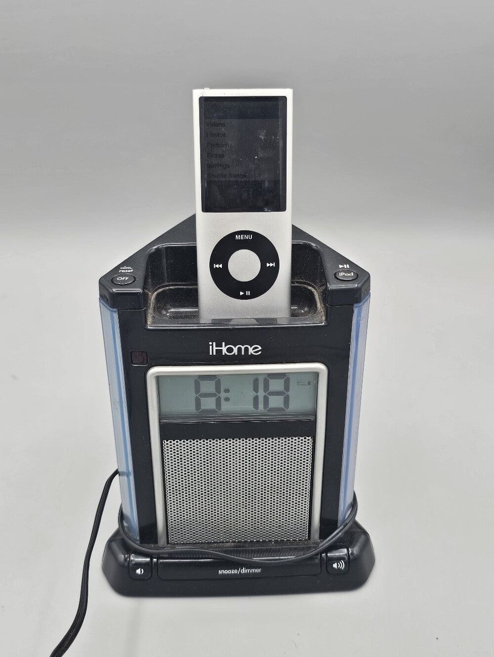 Ipod Nano 4th 8gb Ihome Speaker Dock Alarm Clock IH4B Works Battery Drains Quick - Picture 3 of 13